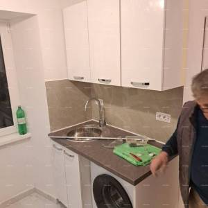 ŽMINJ – Prodaje se suvlasnički dio kuće (3 stambene jedinice)