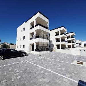 Apartman Vir penthouse s krovnom terasom – novogradnja