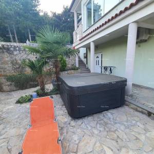 Apartmanska kuća s pogledom na more