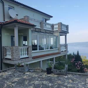 Apartmanska kuća s pogledom na more