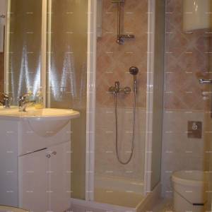 Apartmanska kuća u centru Vrsara – 200 m od mora