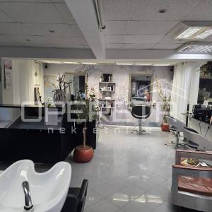 Atraktivan poslovni prostor u centru Malog Lošinja, nedaleko od mora