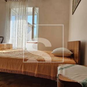 Autentična kamena kuća s konobom na prodaju