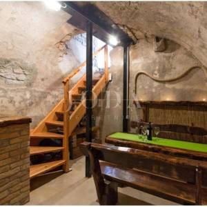 Autentična kamena kuća u Crikvenici – tiha mikrolokacija, idealno za turizam