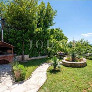 Autentična kamena kuća u Crikvenici – tiha mikrolokacija, idealno za turizam