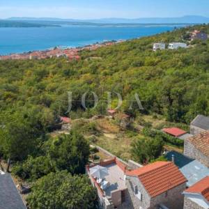 Autentična kamena kuća u Crikvenici – tiha mikrolokacija, idealno za turizam