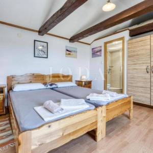 Autentična kamena kuća u Crikvenici – tiha mikrolokacija, idealno za turizam