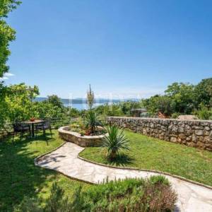 Autentična kamena kuća u Crikvenici – tiha mikrolokacija, idealno za turizam