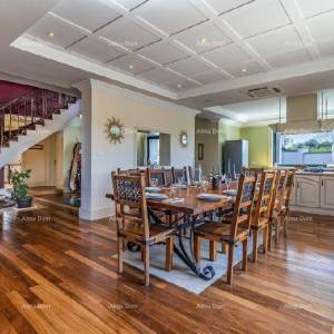 Banjole 7 km od centra grada Pule. 4 km do grada Medulina.