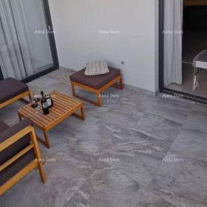 BANJOLE, STAN S POGLEDOM NA MORE U ZATVORENOM KOMPLEKSU