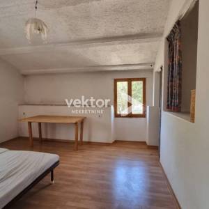 Barban, imanje sa tri kuće