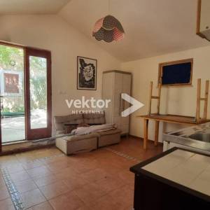 Barban, imanje sa tri kuće