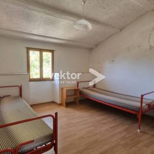 Barban, imanje sa tri kuće