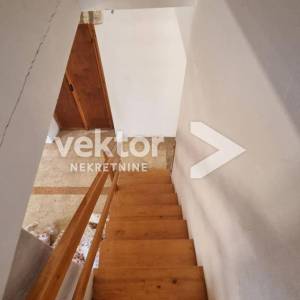 Barban, imanje sa tri kuće