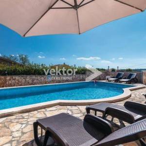 Barban okolica, kuća s bazenom