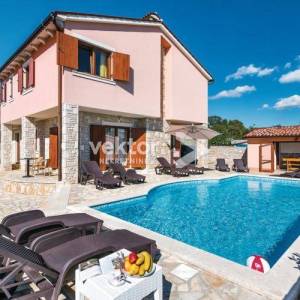 Barban okolica, kuća s bazenom
