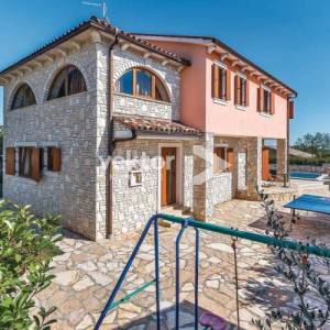 Barban okolica, kuća s bazenom