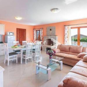 Barban okolica, kuća s bazenom