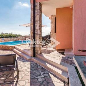 Barban okolica, kuća s bazenom