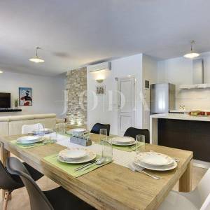 Barban, okolica, renovirana kuća sa bazenom u malom istarskom mjestu