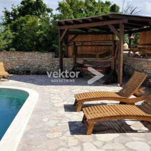 Barban-okolica, šarmantna kamena vila s grijanim bazenom