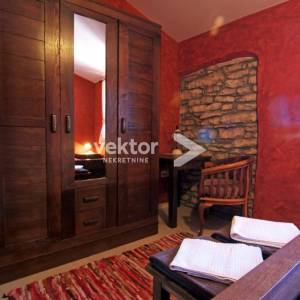 Barban-okolica, šarmantna kamena vila s grijanim bazenom