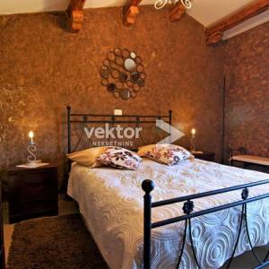 Barban-okolica, šarmantna kamena vila s grijanim bazenom