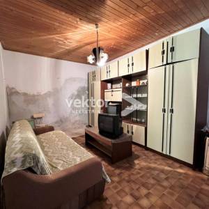 Barban, okolica, starina za adaptaciju s dodatnim objektom