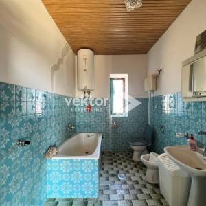 Barban, okolica, starina za adaptaciju s dodatnim objektom