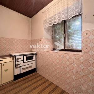 Barban, okolica, starina za adaptaciju s dodatnim objektom