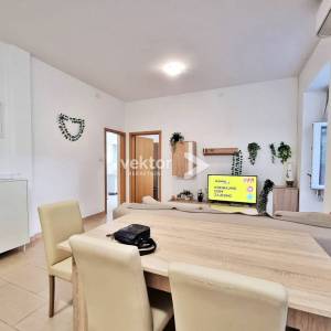 Belveder, 44 m² stan potpuno uređen, blizu centra – uključen namještaj