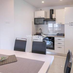 Belveder, moderno uređen stan s pogledom na grad i more