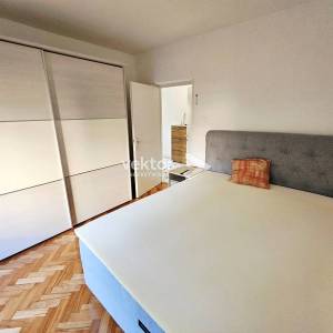 Belveder, uredan 2-soban s balkonom, najam