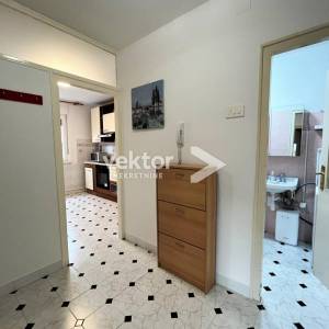 Belveder, uredan 2-soban s balkonom, najam