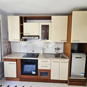 Belveder, uredan 2-soban s balkonom, najam