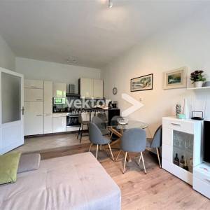 Belveder, uređen 2-soban s dnevnim boravkom, balkon