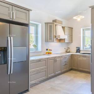 Blizina Barbana! Kuća s bazenom, saunom i jacuzijem!