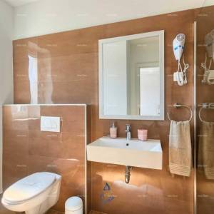 Blizina grada Fažane.  Prelijepa vila s bazenom.