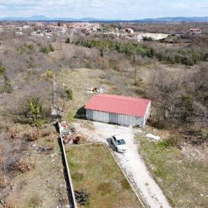 Blizina Marčane, kuća na velikom terenu od 26.000 m2.