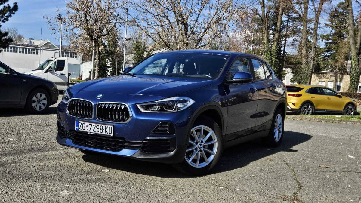 BMW X2 18i sDrive LED,KAM,AUT. KLIMA, NAVI, TEMP, HUD, *23.000*