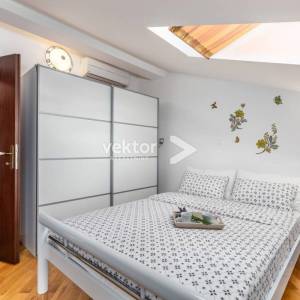 Bregi, atraktivna kuća s bazenom, za investiciju