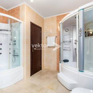 Bregi, atraktivna kuća s bazenom, za investiciju