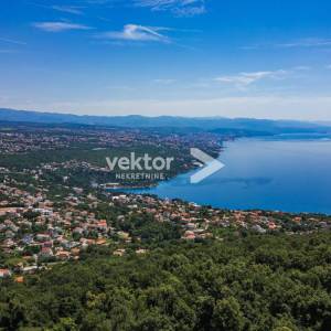 Bregi, kuća s bazenom i lijepim pogledom na more