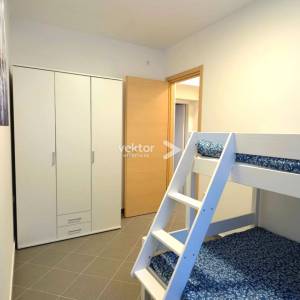 Brseč, dvojna kuća, terasa, konoba, okućnica