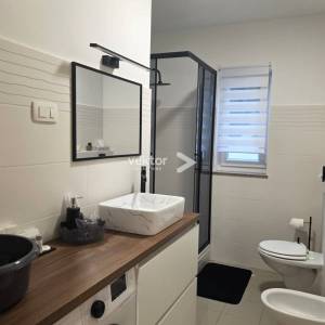 Brseč, dvojna kuća, terasa, konoba, okućnica