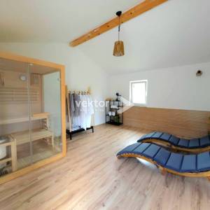 Brseč, dvojna kuća, terasa, konoba, okućnica