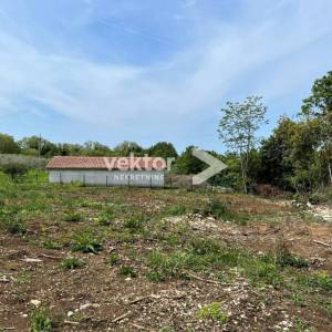 Brtonigla, građevinsko zemljište 1.620m2