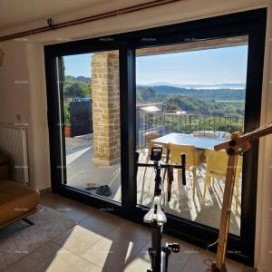 BUJE – Kuća  s bazenom i panoramskim pogledom