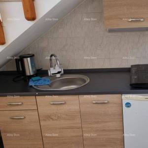 Buje. Prodaje se  stan u Kaštelu, površine 85 m²