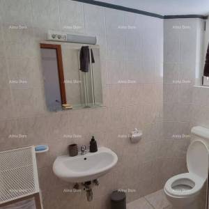 Buje. Prodaje se  stan u Kaštelu, površine 85 m²